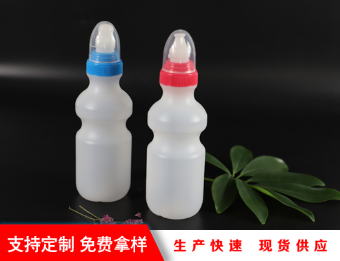 小洋人奶瓶